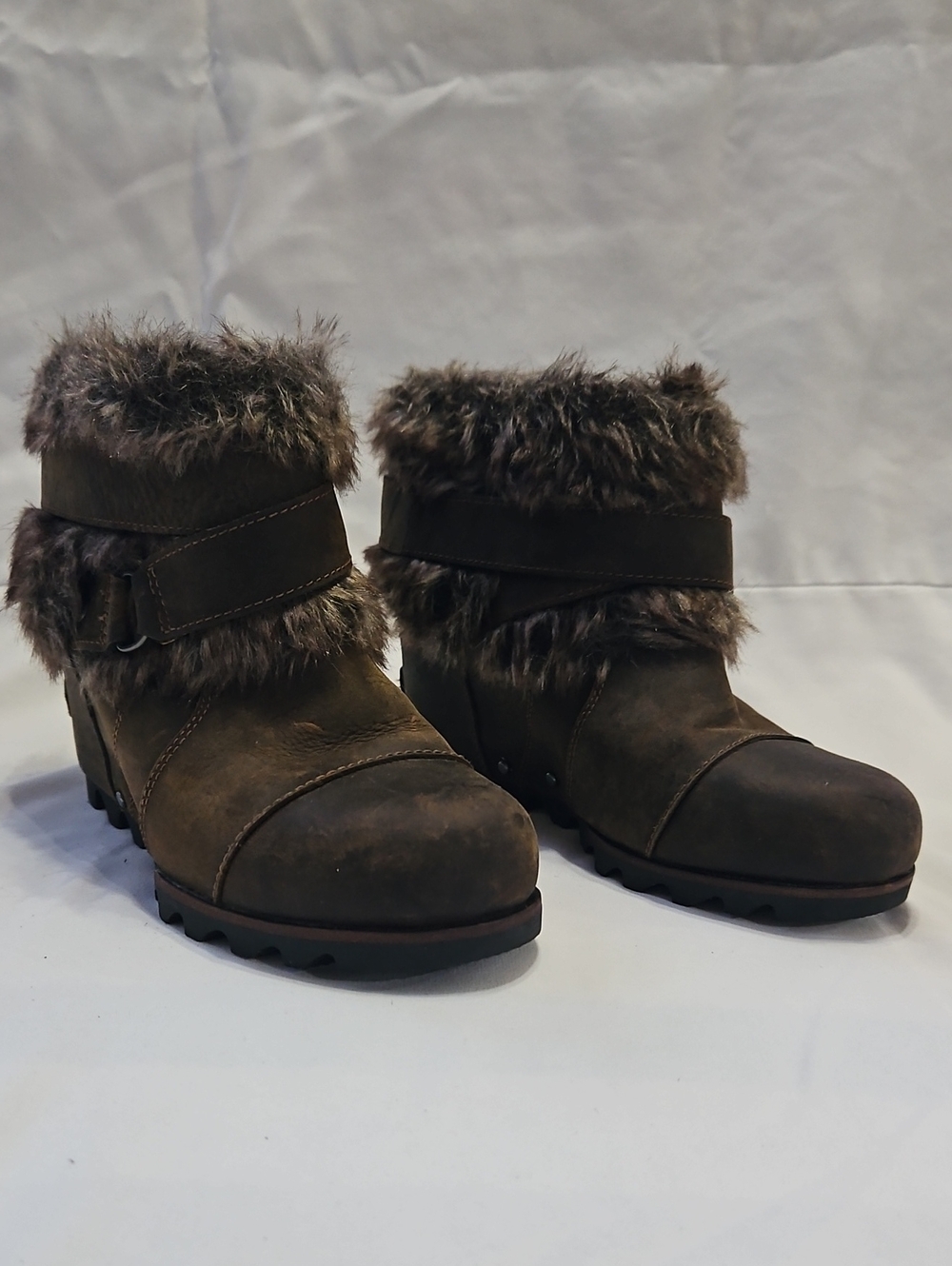 SOREL Joan of Arctic Wedge Ankle Boots Faux Fur Trim Brown Leather